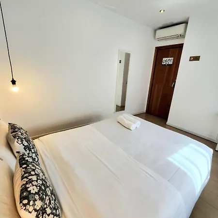 Ayz Javier Cabrini - Auto Check-In Property-2